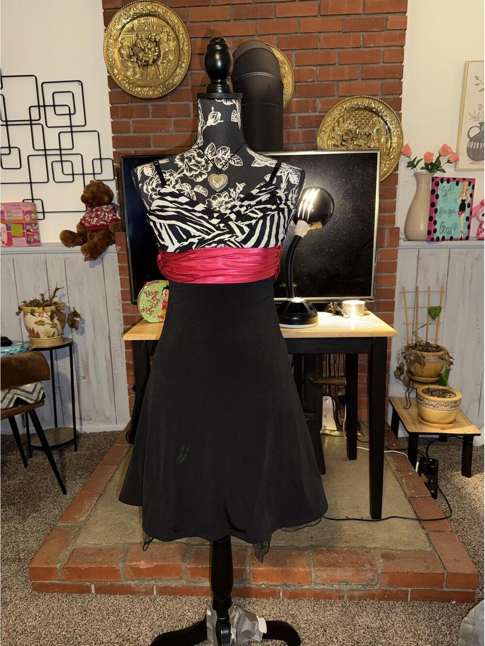 Y2k Vintage City Triangles Zebra dress